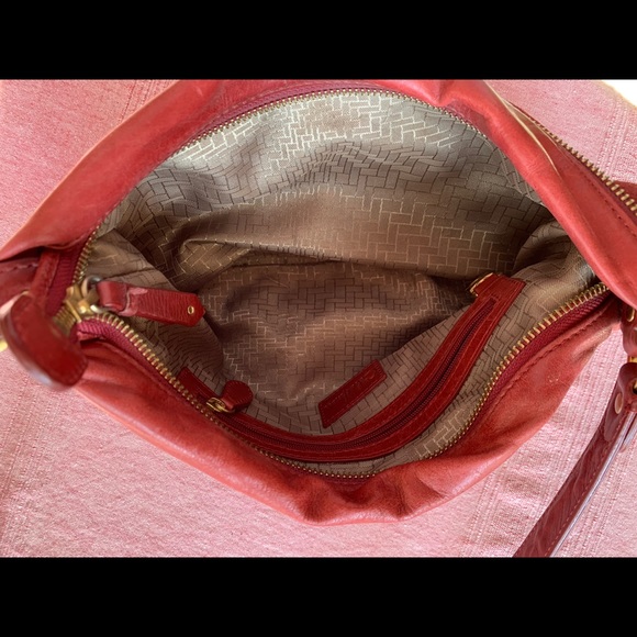 Cole Haan Red, crossbody bag with gold zippers - Picture 5 of 6